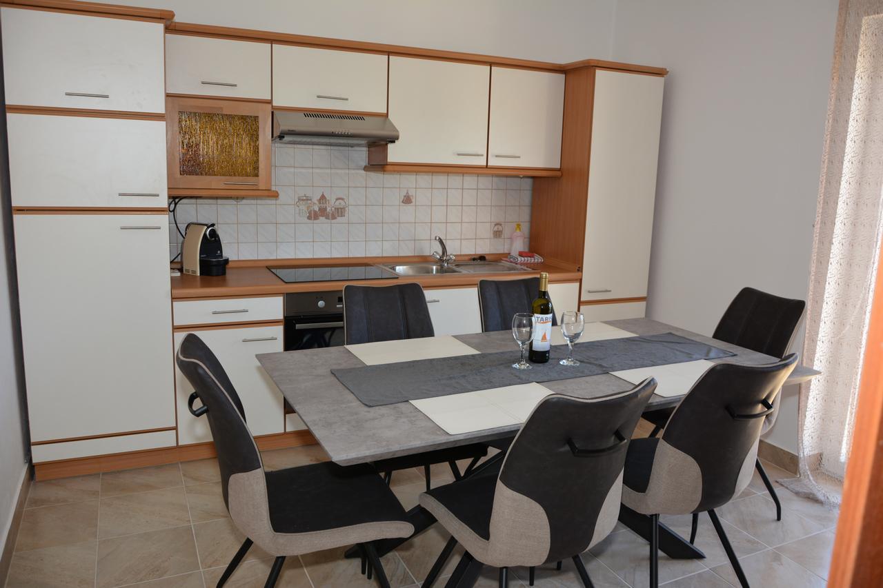 Taris Appartement Senj  Buitenkant foto