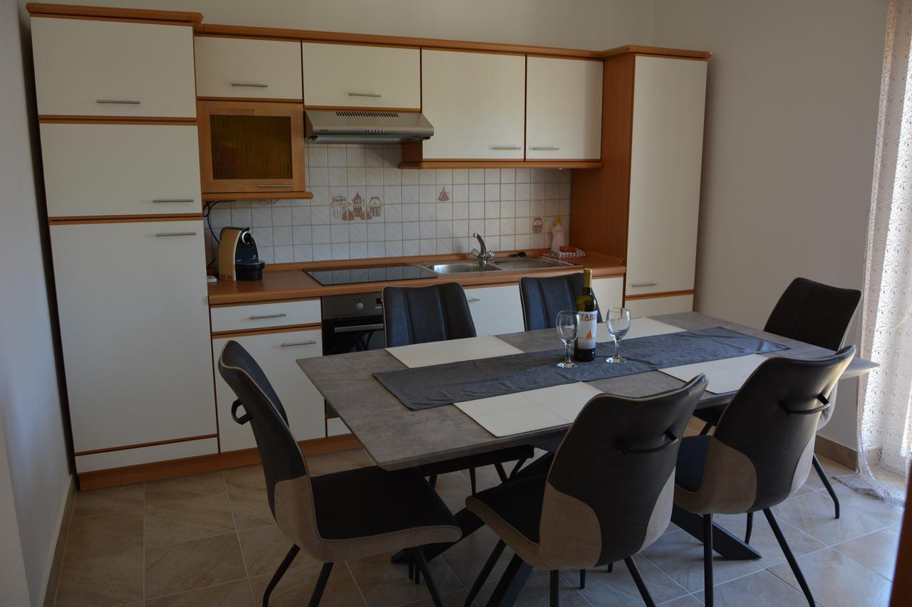 Taris Appartement Senj  Buitenkant foto