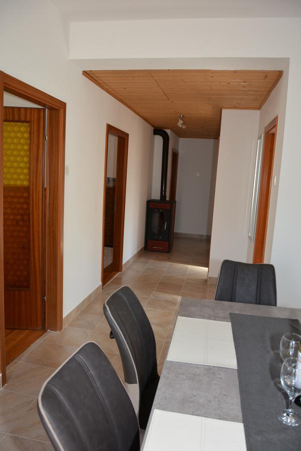 Taris Appartement Senj  Buitenkant foto